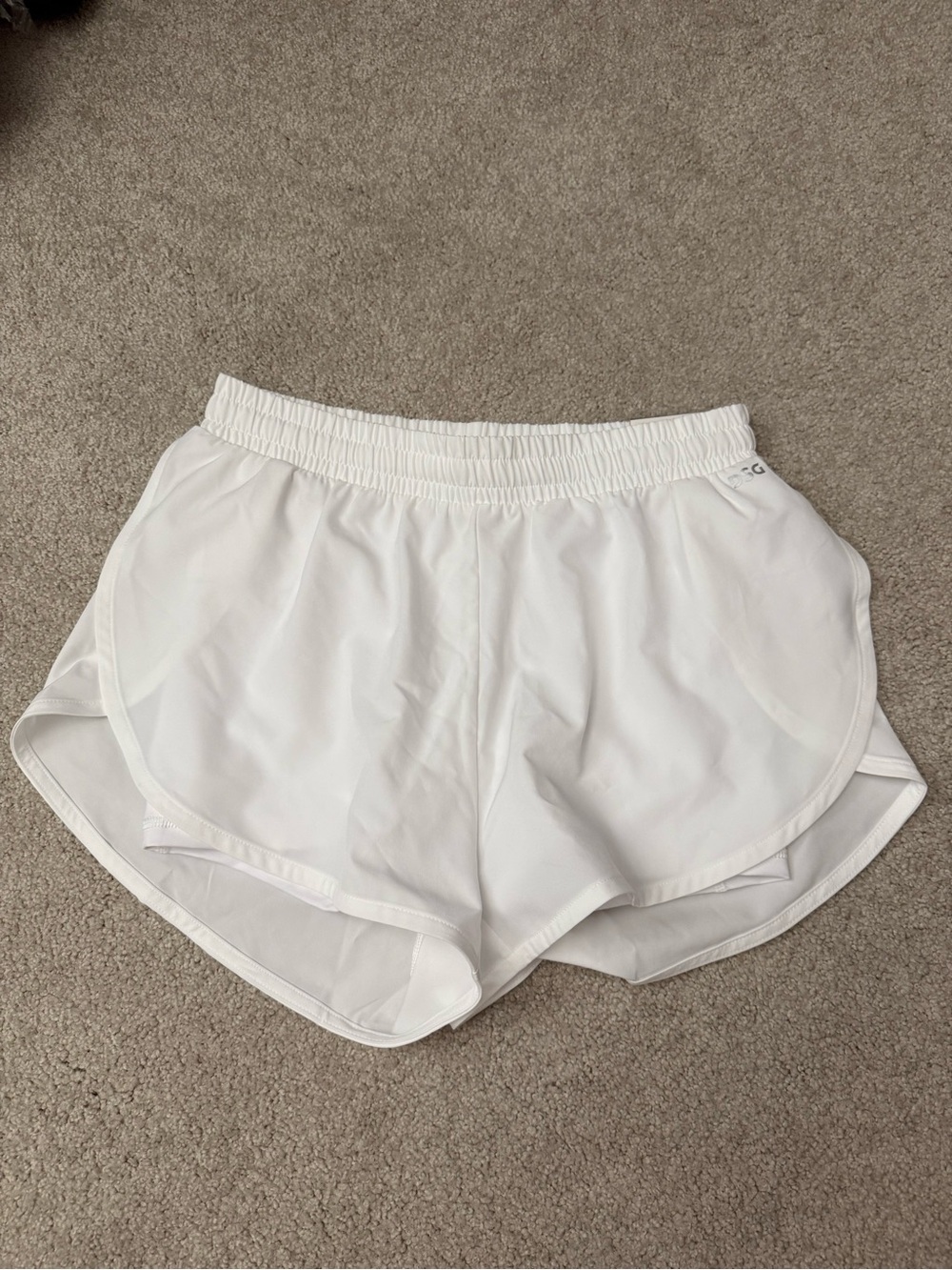 NWT Dick’s Sporting Goods Women's 2-in-1 shorts in white sz XS